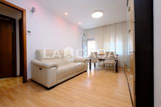 Appartement à Guinardó. Luminoso piso de 4 habitaciones junto al parc del guinardó  list