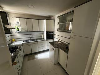 Flat in Sants-Badal. La casa agency presenta acogedor piso