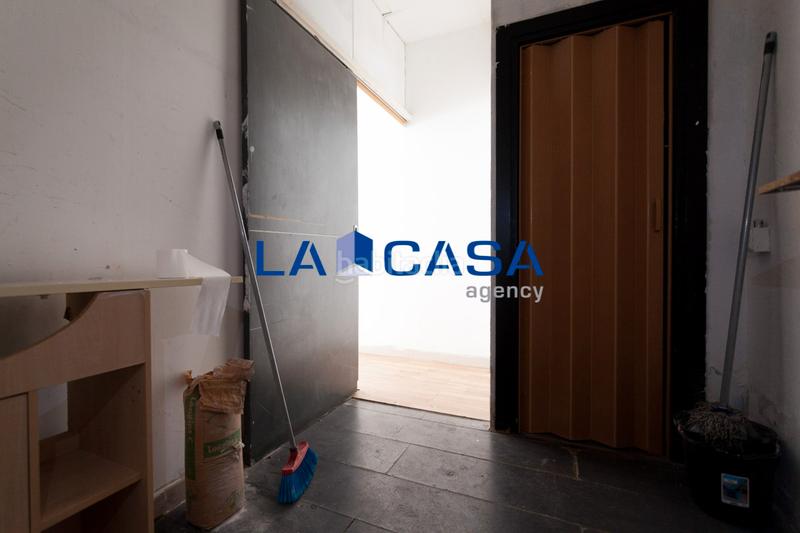 Foto e9d5b193-99aa-4614-9cb3-1e447478a2d7. Local comercial a Centre-Estació Gavà
