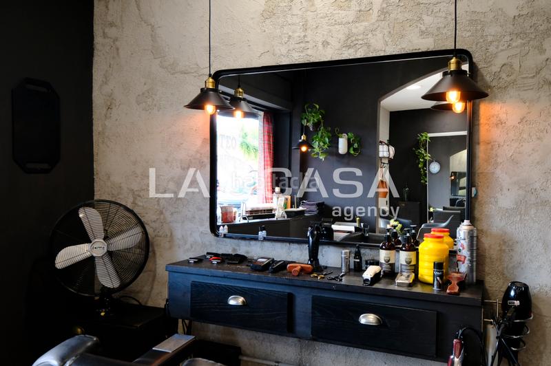 Foto 26dc7ed1-427f-40ab-bc8b-266283ae0159. Local comercial se vende local comercial en excelente estado en avenida meridiana, sant andreu ideal para negocio o inversión en Barcelona