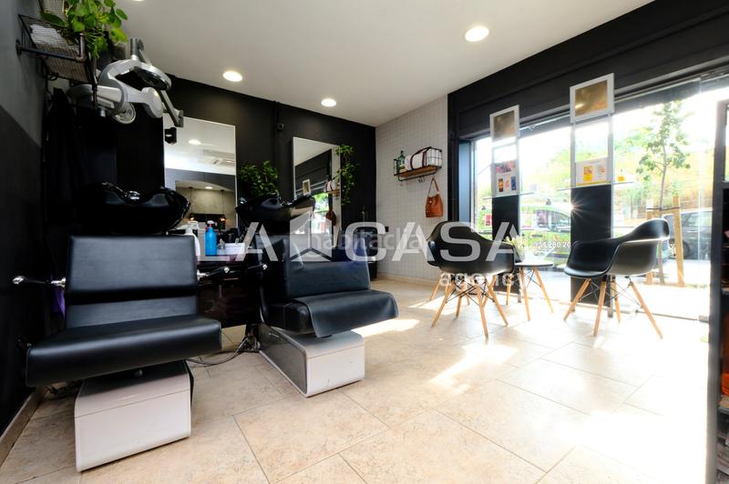 Foto 324adea4-4d59-474f-943f-759014a16599. Local comercial se vende local comercial en excelente estado en avenida meridiana, sant andreu ideal para negocio o inversión en Barcelona