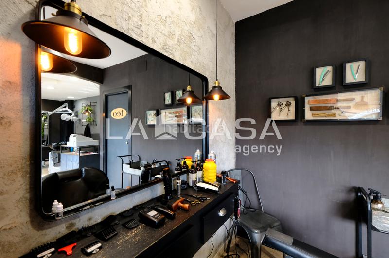 Foto a2799501-9637-4220-970b-2ece00417eac. Local comercial se vende local comercial en excelente estado en avenida meridiana, sant andreu ideal para negocio o inversión en Barcelona