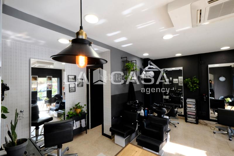 Foto e8b2ee74-8af9-4f42-a490-3e5ea5336210. Local comercial se vende local comercial en excelente estado en avenida meridiana, sant andreu ideal para negocio o inversión en Barcelona