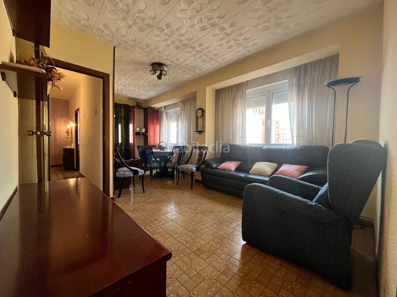Foto 87ea29b0-b581-4491-8091-60f5af6f0e59. Piso vive con estilo y luz en el corazón de Sants! en Barcelona