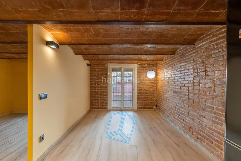 Foto 1d45dde9-5ad6-44ea-8866-847436335e96. Piso en pleno corazón de la dreta de leixample, en la elegante y codiciada calle roger de flor, se encuentra este encantador loft de 45 en Barcelona
