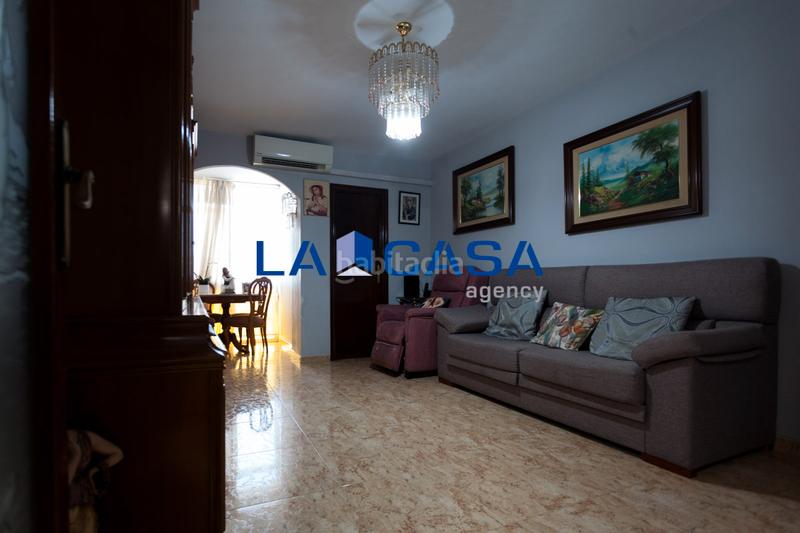 Foto 03c284a3-f67e-4c88-aacd-6029a7caa8a6. Piso oportunidad piso con balcon frances en Les Planes Hospitalet de Llobregat (L´)