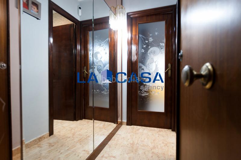 Foto a5190718-7b3c-4472-8484-7a243d1b5d62. Piso oportunidad piso con balcon frances en Les Planes Hospitalet de Llobregat (L´)