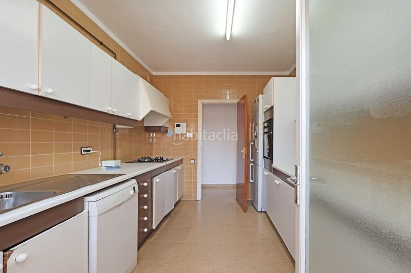 Foto 0917a0ce-2a05-48b5-804f-31acec55b894. Piso  luminoso en santa eulalia excelente ubicación y comunicación en Hospitalet de Llobregat (L´)