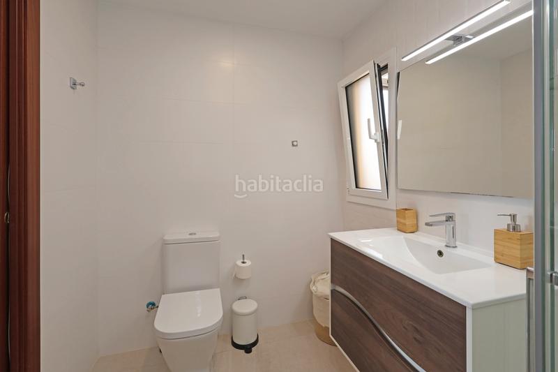 Foto 560c9af0-762e-4502-b5f8-dd738822c6f2. Piso  luminoso en santa eulalia excelente ubicación y comunicación en Hospitalet de Llobregat (L´)