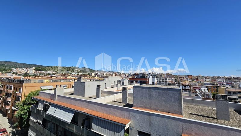 Foto 7b1123c5-9fe1-4bc7-b43b-116e27fe36f5. Dúplex  de 109m en Bufalà listo para entrar a vivir en Badalona