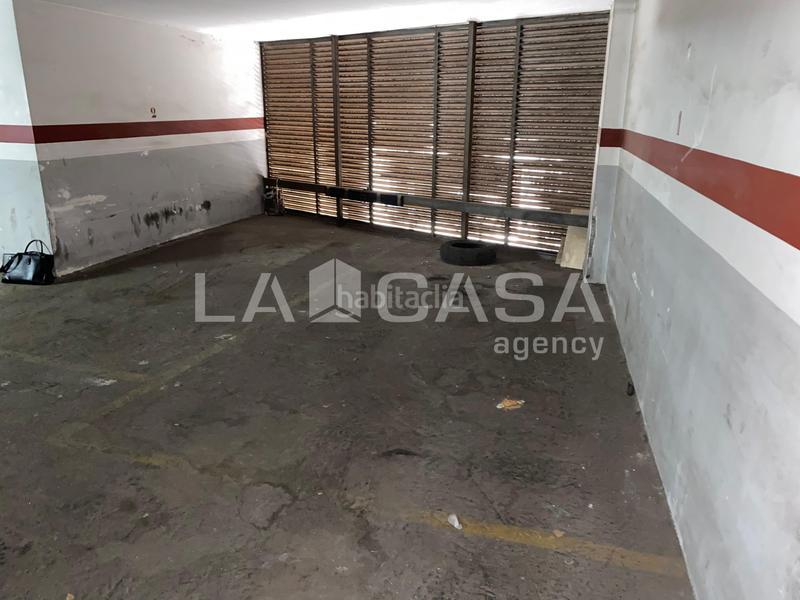 Foto 46e180fa-c46b-40f5-8b93-4b3910cd96da. Parking coche plaza de parking para coche grande en Singuerlín en Santa Coloma de Gramenet