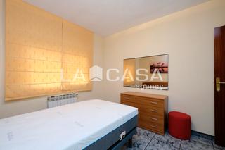 Pis a Horta. Piso en muy buen estado en horta. dispone de 2 habitaciones, sal