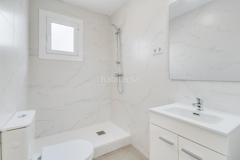 Foto 30f275bf-e228-4d1d-861b-191cbc391534. Ático  con terraza privada en venta en el Guinardó en Barcelona