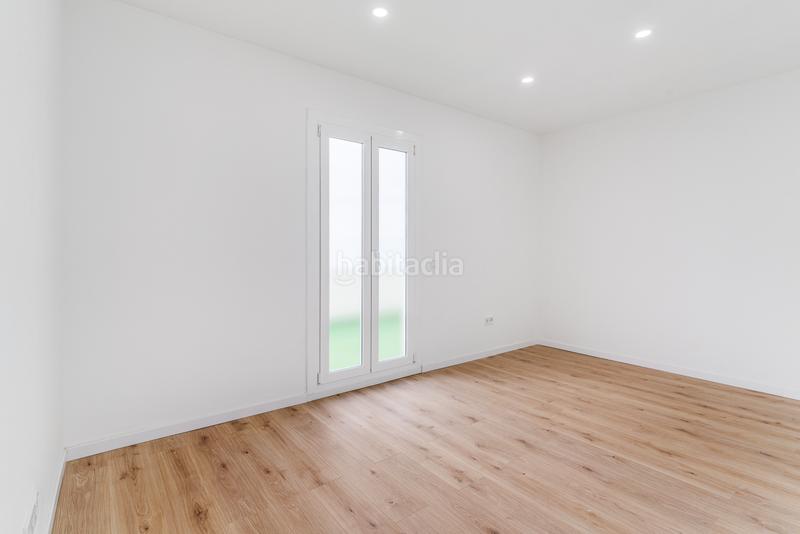 Foto 81cc6a81-42c8-419f-a8d8-a97687d00150. Ático  con terraza privada en venta en el Guinardó en Barcelona