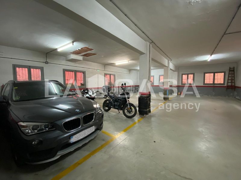 Foto b67e7158-bae8-45ec-8ccb-e4e8aa837750. Local comercial excelente oportunidad de inversión local de 266 m2 en avenida anselm de riu singuerlín en Santa Coloma de Gramenet