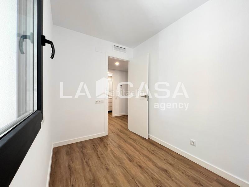 Foto 10469152-d906-4116-b101-e611859bc02c. Zweistöckige wohnung in Llefià Badalona