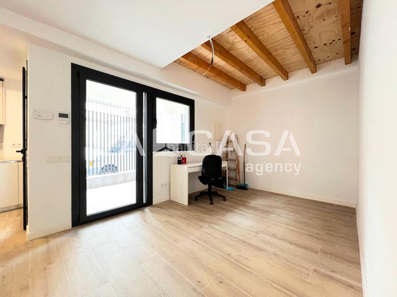 Foto 289656a8-7e05-4566-9c0f-2850b2a8ec92. Zweistöckige wohnung in Llefià Badalona