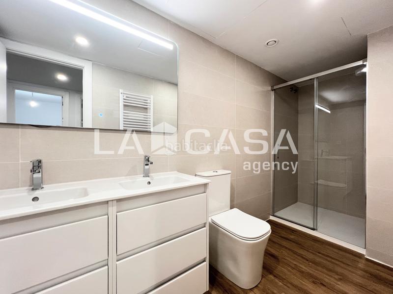 Foto 8f8348c8-449a-4585-bf12-730cdbbedaf8. Zweistöckige wohnung in Llefià Badalona