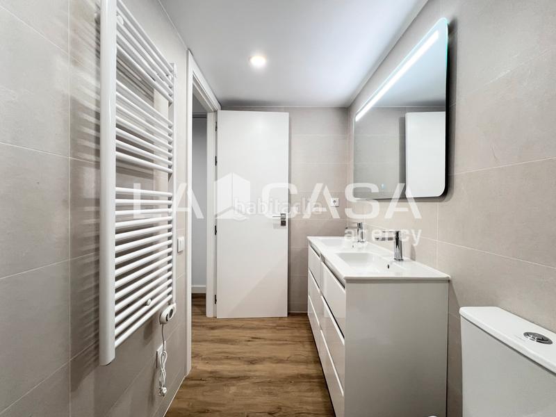 Foto e4f90649-4f3b-44f0-afe5-b3576b9d5fcc. Zweistöckige wohnung in Llefià Badalona