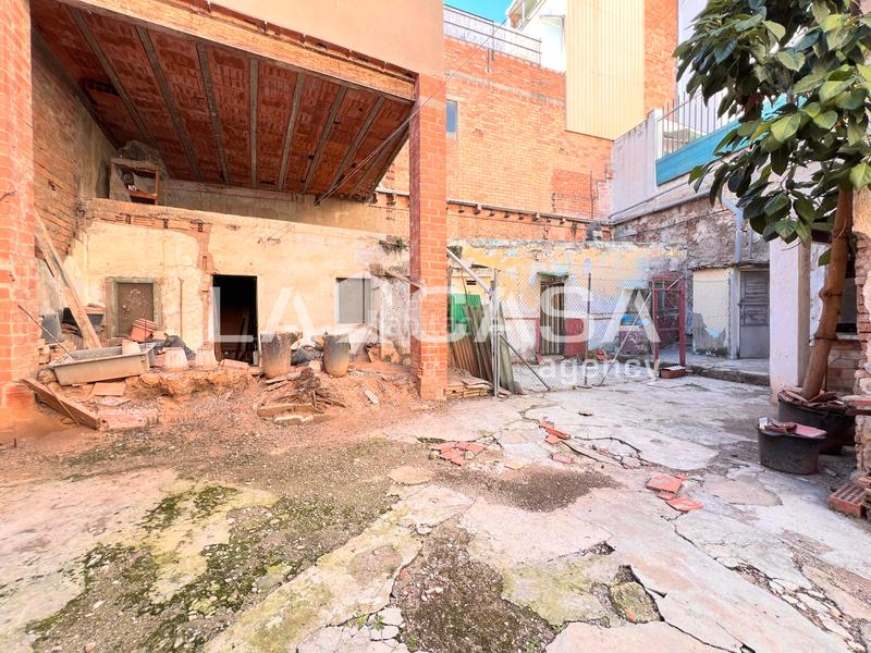 Foto 3ea9a9c2-7b37-4a1d-9076-41dca00fb9ee. Rez-de-chaussée dans La Salut Badalona