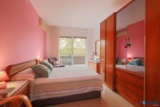 Appartamento in Barceloneta. 1 piso exterior con balcón  3 habitaciones y 2 baños  ascensor