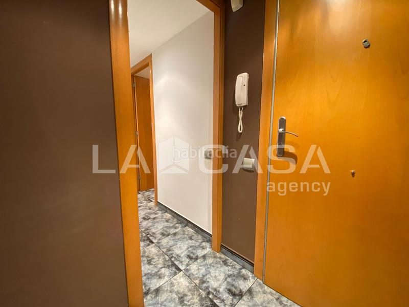 Foto 2c6e5cc6-9ff9-4236-9409-f8e245dc148d. Flat in Singuerlín Santa Coloma de Gramenet