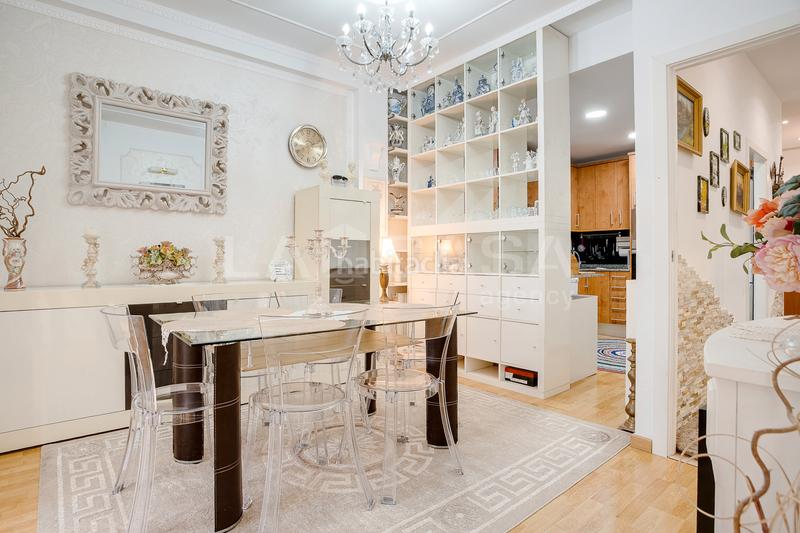 Foto 47a33b07-f7ad-44f8-aeff-1b96735e323c. Rez-de-chaussée avec parking dans La Salut Badalona