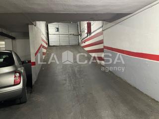 Parking coche en Carrer d'Irlanda