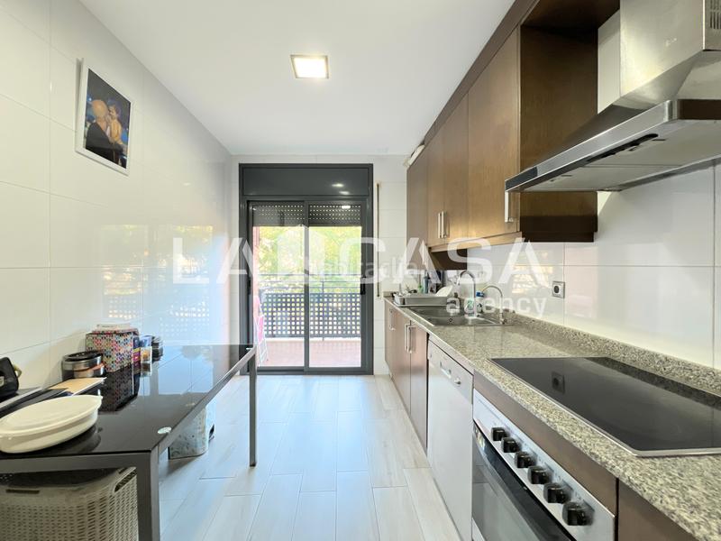 Foto 6201e34b-3e75-48c0-a67d-1cf22b193d4a. Piso  en venta en torrent d en grau en Puigfred Badalona