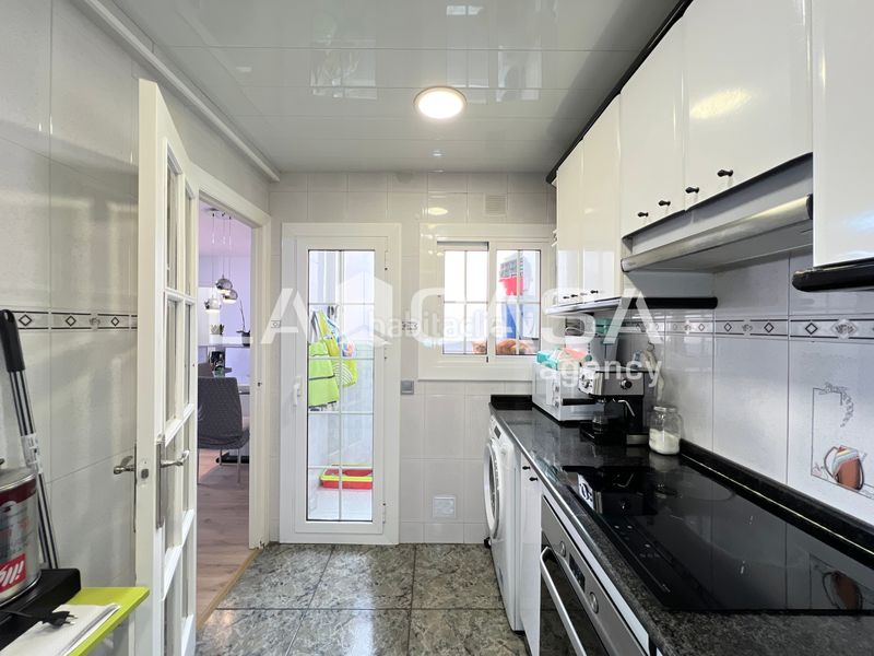 Foto bd63f9a9-7ba6-4ffa-9063-5e408a3745d7. Àtic a Prosperitat Barcelona