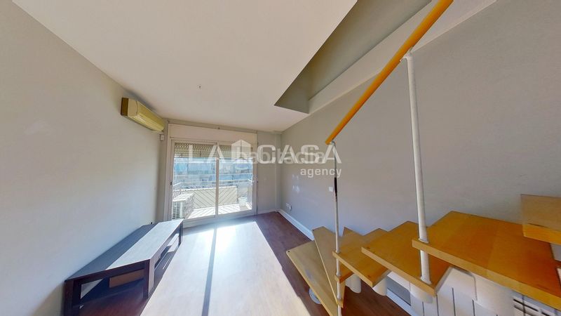 Foto 05a76882-8248-407e-8f6e-9db84ca2c475. Àtic amb calefacció aparcament a Can Rull Sabadell