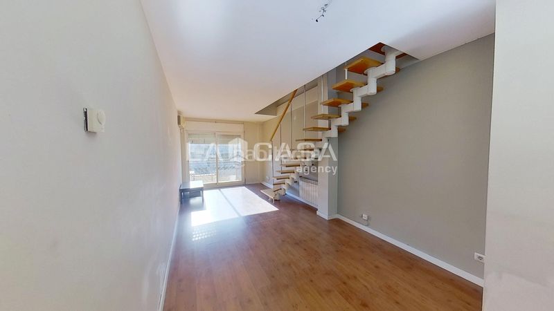 Foto 06c43155-da1f-402e-82b2-ed6f2e4ff23b. Àtic amb calefacció aparcament a Can Rull Sabadell