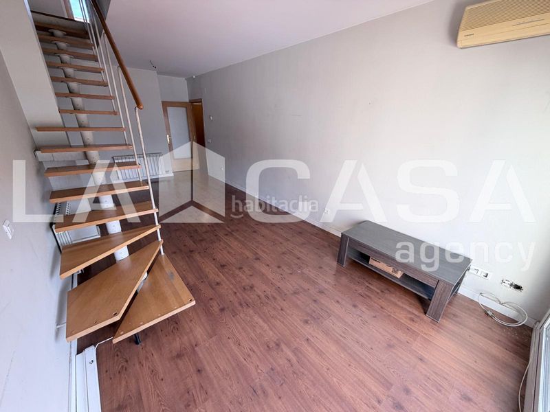 Foto 3bbb4da0-7680-4f2c-9b0e-2f8925b7cc05. Àtic amb calefacció aparcament a Can Rull Sabadell