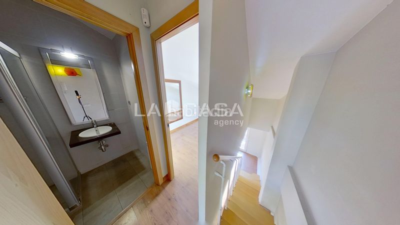 Foto 7fecfe76-3524-4f18-9a66-780667b736cf. Àtic amb calefacció aparcament a Can Rull Sabadell