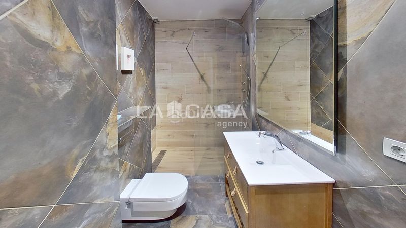 Foto 8f53cabd-8e27-4eca-b753-dd64b00001e6. Àtic amb calefacció aparcament a Can Rull Sabadell