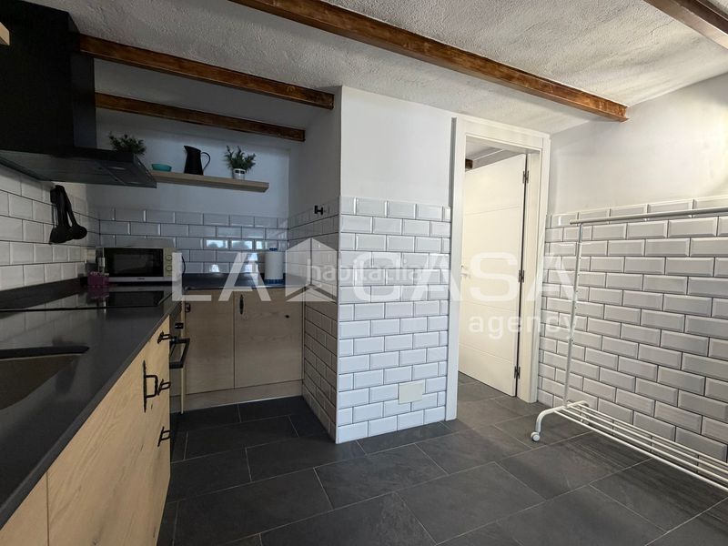 Foto 2f604245-c4f0-4c3a-a91a-0bb515ef3ba0. Local comercial a Guinardera Santa Coloma de Gramenet