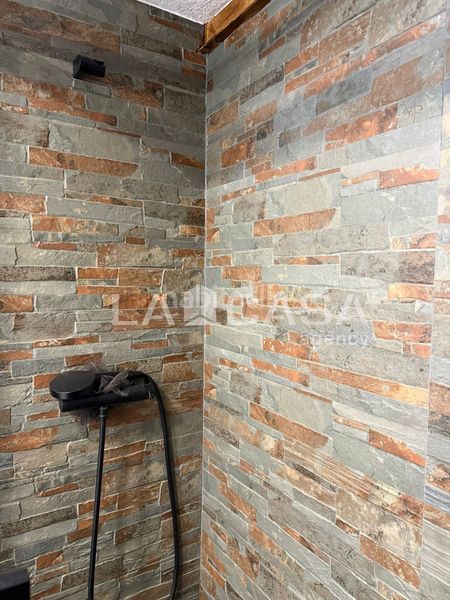 Foto 563e04e9-afc9-408d-b244-86e377ae4910. Local comercial a Guinardera Santa Coloma de Gramenet