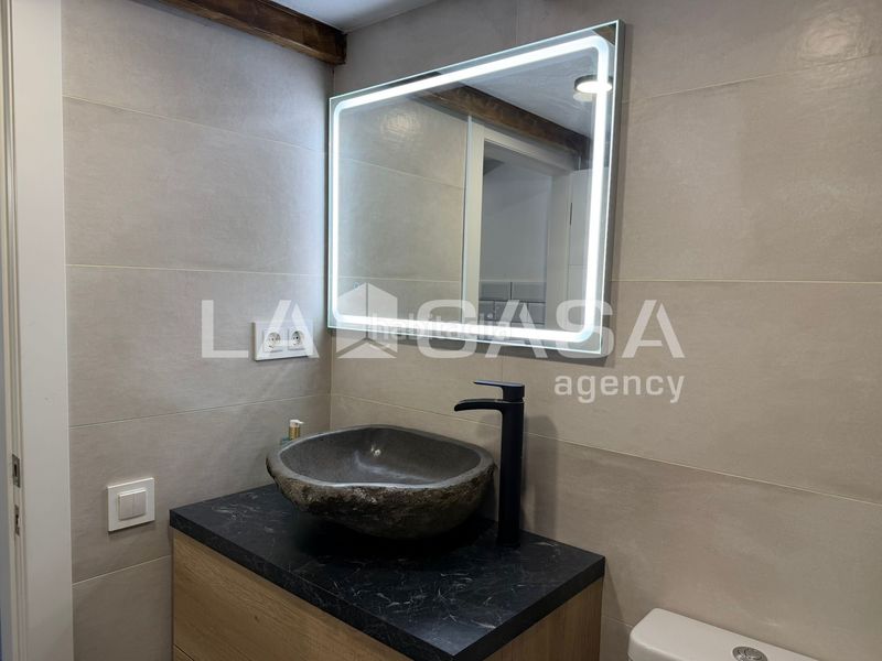 Foto da2bbff4-637f-4654-b5bf-6c62e6c5bbbc. Local comercial a Guinardera Santa Coloma de Gramenet