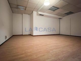 Ufficio in Sagrada Família. Exclusiva oficina de 600 m2 con gran potencial en calle valència