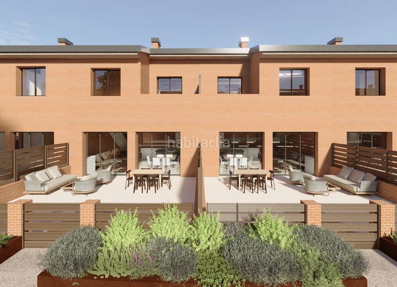 Foto bd352a49-8664-4489-acf4-7534b87b2180. Casa adossada amb aparcament piscina a Begues