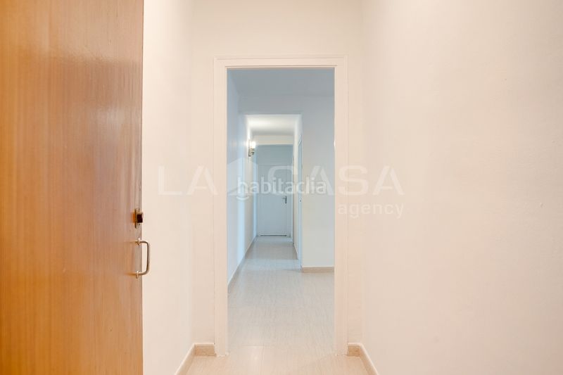 Foto 7a631193-1407-4185-bd43-51607fa976ce. Pis amb calefacció a Sant Ildefons Cornellà de Llobregat