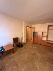 Pis a La Torrassa. Amplio piso de 114 m2 con 3 balcones, 3 dormitorios y 2 baños  l