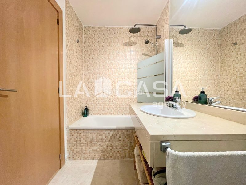 Foto b6098d92-af56-4955-8a7e-efecd4f437b0. Dúplex amb calefacció aparcament piscina a Gorg Badalona