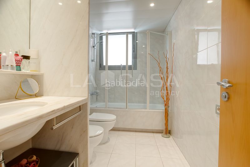 Foto 63037a90-dd83-4e20-afbd-6d4c475c5d75. Pis amb aparcament piscina a El Clot Barcelona