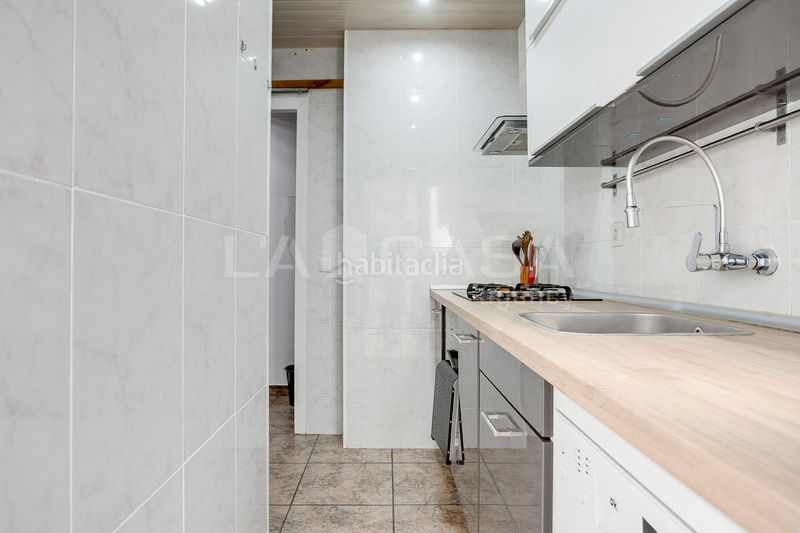 Foto d2ee23e5-395f-4430-8529-f87c20343c82. Pis a La Gavarra Cornellà de Llobregat