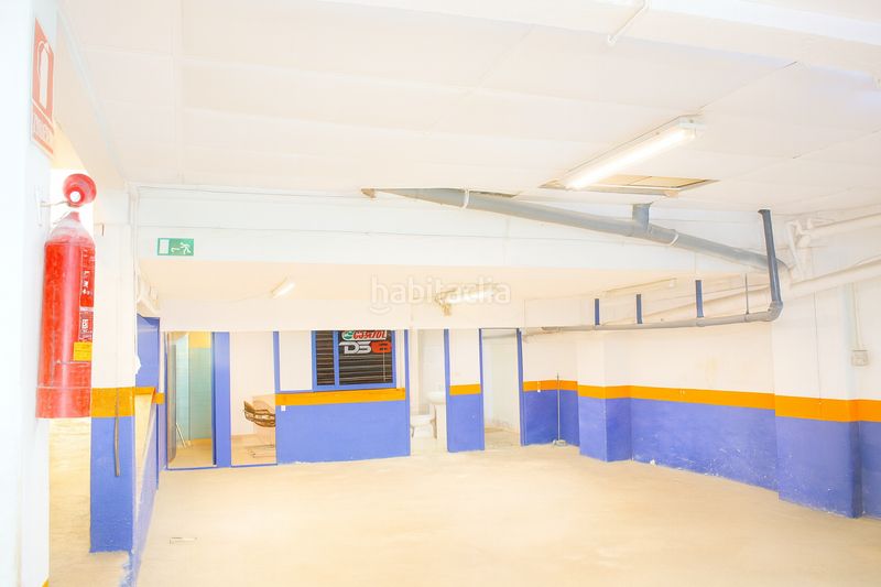 Foto eddf8048-c14a-4dbd-8291-fab09c6df7d2. Local comercial a La Gavarra Cornellà de Llobregat