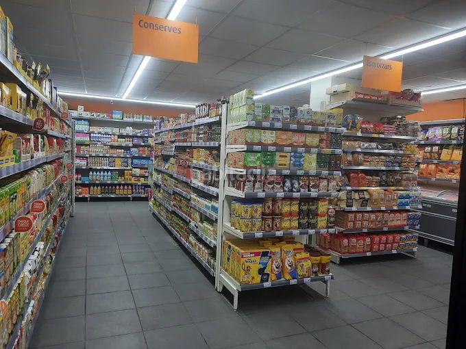 Foto 76f1b0f4-9bec-4aa4-9c81-a2197866922c. Local comercial a La Gavarra Cornellà de Llobregat