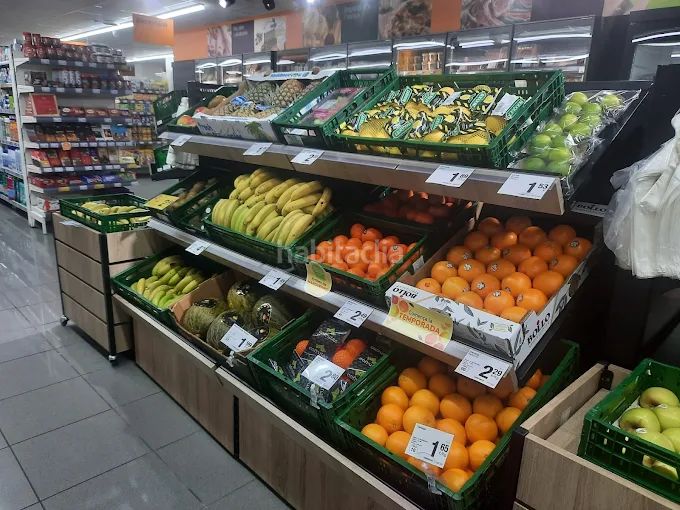 Foto ca0aeb01-6d67-40f7-b3b5-71c3283120b0. Local comercial a La Gavarra Cornellà de Llobregat