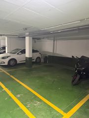 Locale commerciale in Diagonal-Colomeres. Gran local comercial de 581 m2 con 2 baños