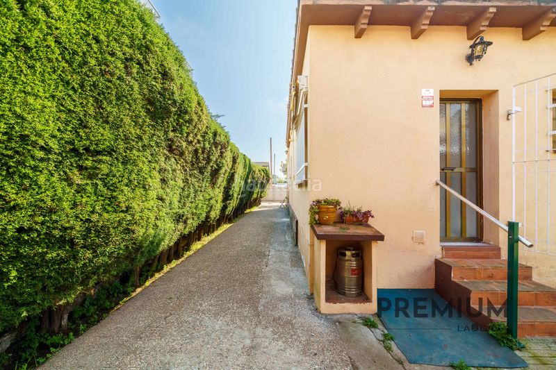 Foto fa872d6a-ed89-48b1-84e9-c1b95e29edfe. Casa amb aparcament a Can Bou Castelldefels